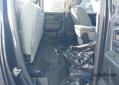 2019 Ram 1500 Classic Tradesman 4X2 6'4 Box z USA, uszkodzony, nr VIN 1C6RR6FG1KS594052